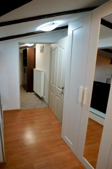 2-Room Cozy Retreat Near City Center Βουκουρέστι Εξωτερικό φωτογραφία